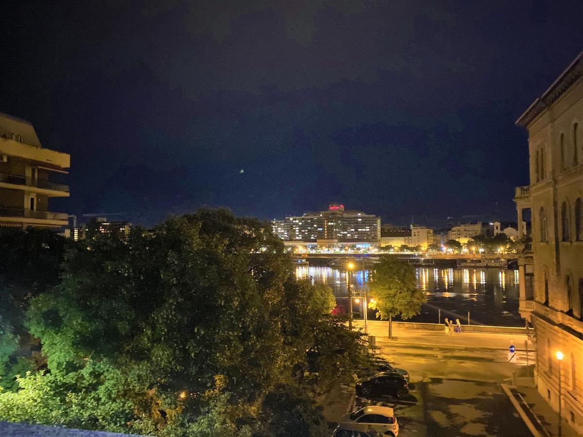 Danube View Artapartment With Balcony Budapest Esterno foto
